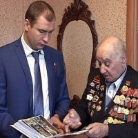 Омский ветеран Великой Отечественной войны Золя Черепаха награжден почетным знаком в честь 450-летия города Орла
