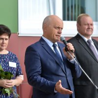 Губернатор Виктор Назаров открыл в северной столице Омской области ультрасовременный детский сад на 250 мест