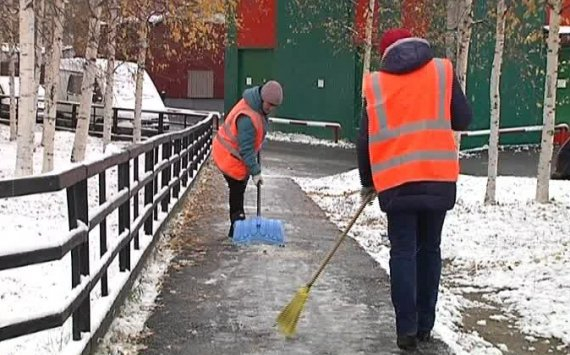 В Омск завезли 51% запланированного объёма противогололёдных материалов