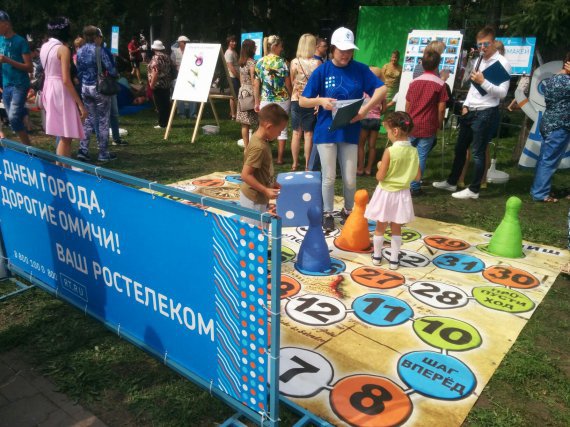 «Ростелеком» организовал фан-зону на крупнейшей цветочной выставке Омска