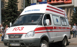 Бурков передал мобильные центры здоровья больницам Омской области