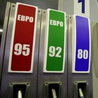 Цены на бензин в Омске снова упали