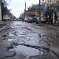 Омск останется с разбитыми дорогами до лета 