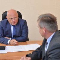 Губернатор Виктор Назаров провел личный прием граждан в Азовском районе 
