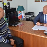 Губернатор Виктор Назаров дал поручения по итогам приема граждан в Шербакульском районе 