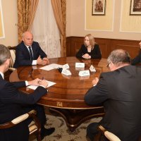  Губернатор Виктор Назаров встретился с лидерами политических фракций в Законодательном Собрании Омской области