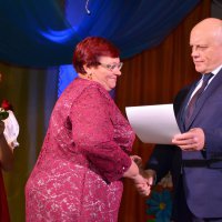 Губернатор Виктор Назаров поздравил павлоградских хлеборобов с районным праздником работников сельского хозяйства