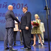 Губернатор наградил победителей соревнования муниципальных районов Омской области по уборке урожая-2016
