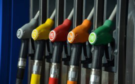 В Омске в пятый раз за май выросли цены на бензин‍