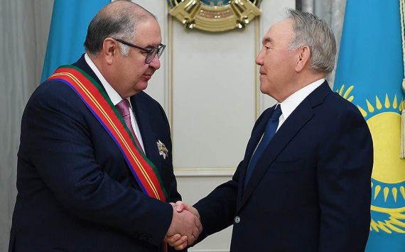 Первый президент Казахстана вручил Алишеру Усманову орден Дружбы
