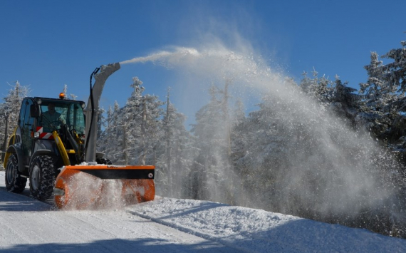 В Омске новые самосвалы для уборки снега купили за 40,9 млн рублей