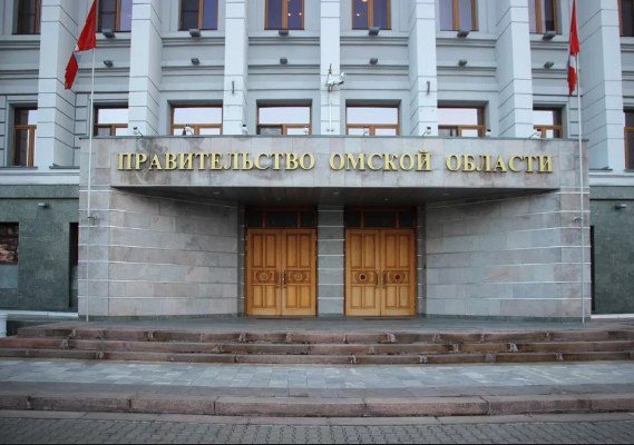 Средняя зарплата чиновника в Омской области превышает 38 тыс рублей