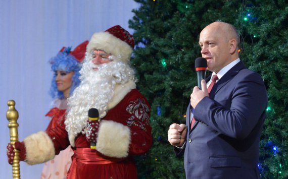 Виктор Назаров выделил на Губернаторскую елку 9,5 млн рублей