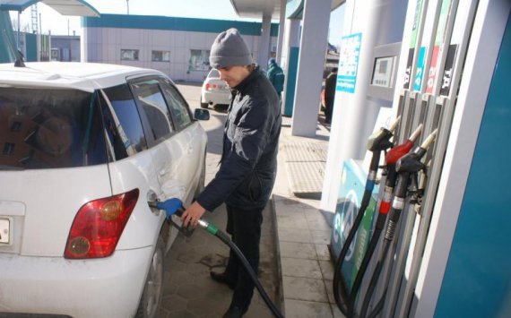 Росстат: Цена бензина в России в апреле увеличилась на 13%‍